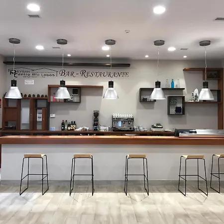 Centro Rio Lobos アパート *